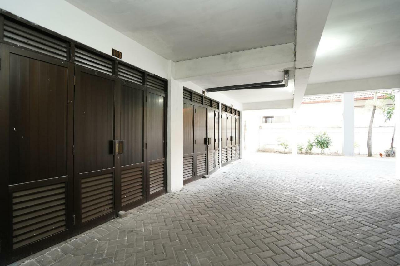 Oyo 1449 Istana Permata Dinoyo Surabaya Exterior foto